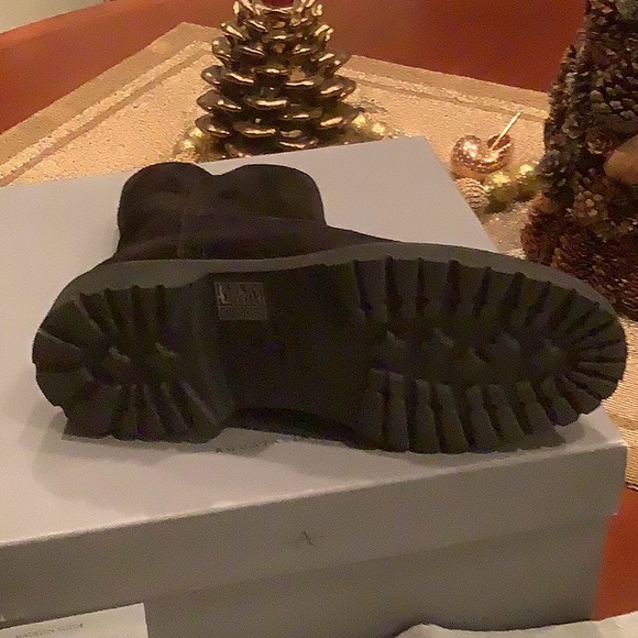 Aquatalia Madelyn suede booties. - Picture 3 of 4